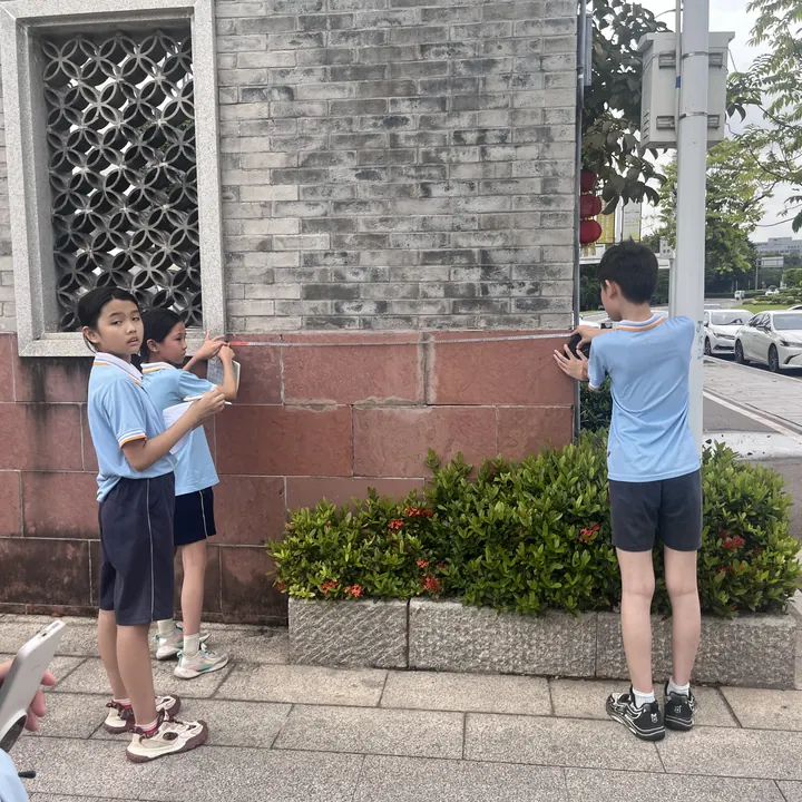 勘察浮竹老巷：文化传薪组 · 测量可以作为宣传栏的墙面